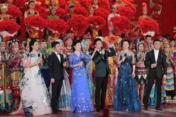 [2019][内地][2019年中央电视台春节联欢晚会][CW.1080p.HD国语中字无水印][百度盘]