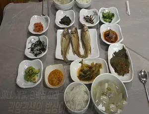 《韩国网红美食探店纪录片 第二季：1080 高清中字 百度网盘资源》-小文资源网