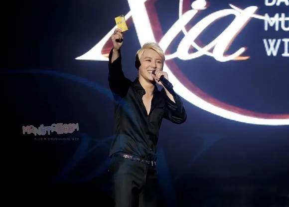 [DVD韩国演唱会][金俊秀2012跨年交响演唱会][2DVD-ISO][3.58G+3.6G][百度网盘]