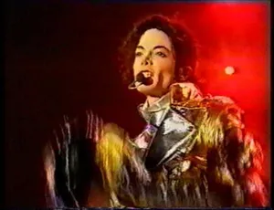 1997 年迈克尔·杰克逊芬兰赫尔辛基历史演唱会 2DVD 资源 7.68G 百度网盘-小文资源网