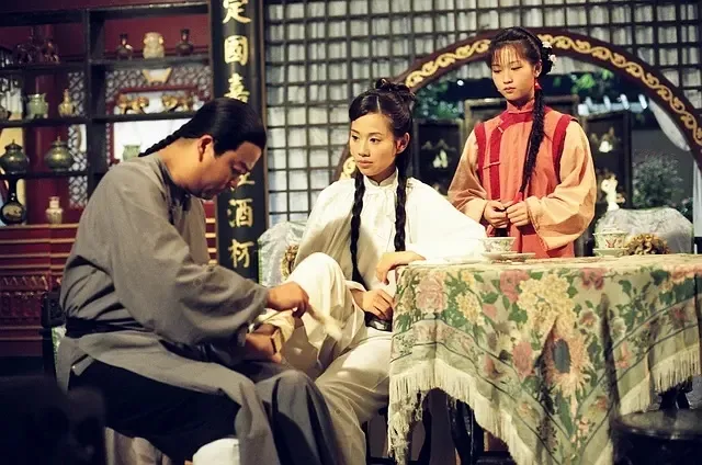 [1999][香港]《金玉满堂》[欧阳震华 / 陈松伶][国粤中字][40集][32.48GB][百度网盘]