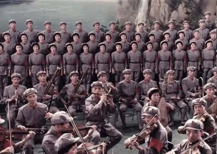 [1976][中国][长征组歌][国语中字][AVI][699MB][百度盘]