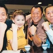 2000《防守反击》[喜剧/爱情][汉语普通话/全1集4.7G][百度下载]
