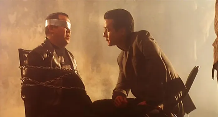 [2001][香港][知法犯法_惹祸上身][国语中字][MKV][698MB][百度网盘]