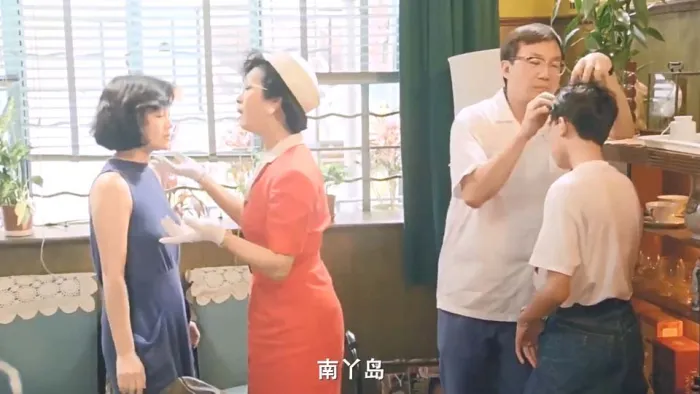 1988][香港]《鸡同鸭讲》[国粤双语无字][MP4_1.18G][许冠文，许冠英，许冠杰，谷峰]