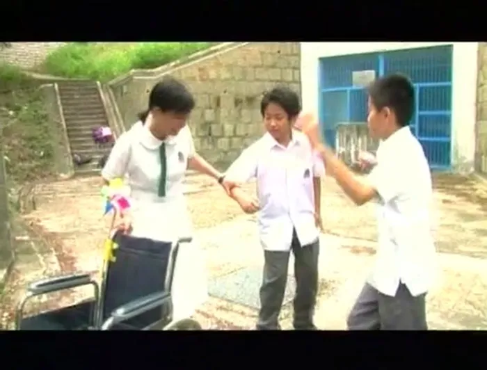 [2004][香港][当碧咸遇上奥云][粤语无字][MP4][245MB][百度网盘]