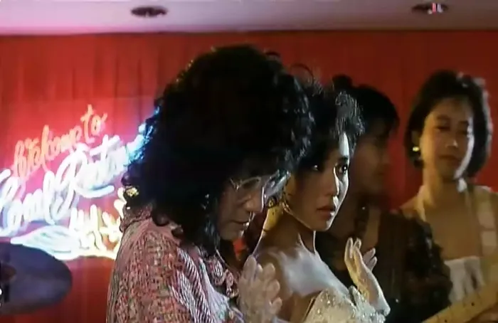 [1986][香港许氏]《欢乐叮当》[许冠文导演][许冠文_钟楚红_黎小田_董骠][粤语中字][mkv_518M]