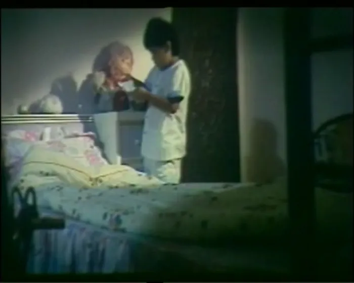 [1985][香港]《三更半夜鬼闹房》[国语中英双字][VCDRIP][1.013G_mp4].BTBA[百度盘]