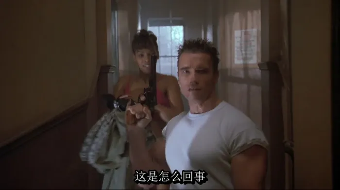 [1988][美国][红场特警][国英双语中字][MP4][646MB][720P][百度盘]