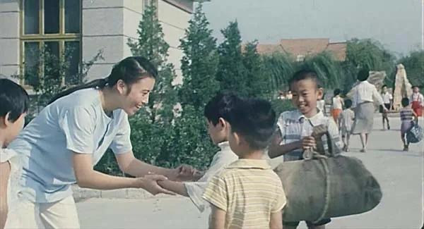 [1988][中国大陆]《没有爸爸的村庄》[国语中字][1.86GB][ 百度网盘]