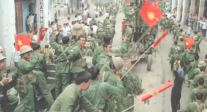 [1982][香港][投奔怒海][国粤中字][1.02GB][百度网盘]