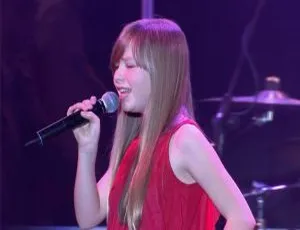 小康妮香港及台湾2012美丽新世界现场演唱会BD版37.9G百度网盘资源