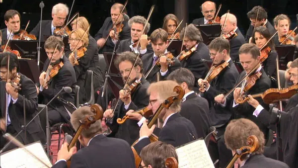 [BD欧美演唱会][Waldbuehne 2009 – Russian Rhythms (Sir Simon Rattle, Yefim Bronfman) 2009][BDMV][19.1GB][百度网盘]