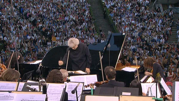 [BD欧美演唱会][Waldbuehne 2005 – A French Night (Sir Simon Rattle, Katia & Marielle Labeque) 2005][BDMV][21.4GB][百度网盘]