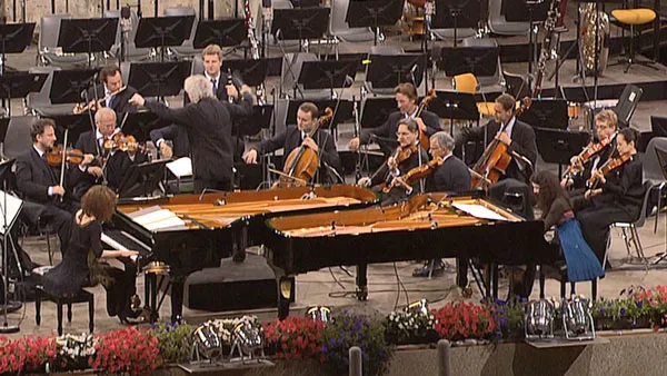 [BD欧美演唱会][Waldbuehne 2005 – A French Night (Sir Simon Rattle, Katia & Marielle Labeque) 2005][BDMV][21.4GB][百度网盘]