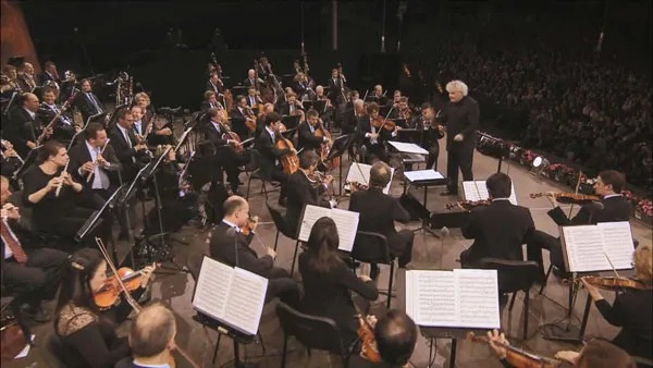 [BD欧美演唱会][Waldbuehne 2015 – Lights, Camera, Action! (Sir Simon Rattle) 2015][BDMV][16.4GB][百度网盘]