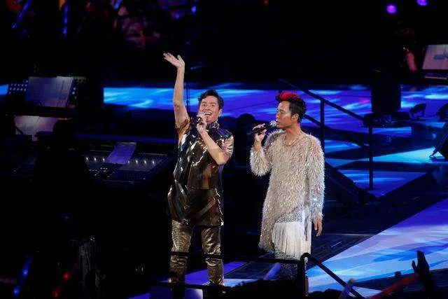 [DVD香港演唱会][谭咏麟 李克勤_左麟右李演唱会2009][DVD ISO3碟][13.08G][百度网盘]
