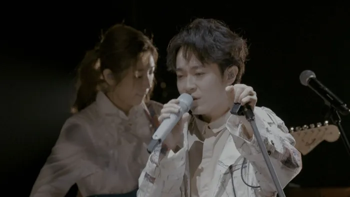 [BD台湾演唱会][吴青峰 – 上下册 Live@云门剧场 2021 BD+DVD][BDISO][33.1G][百度网盘]