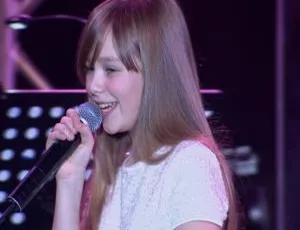 小康妮2012香港及台湾美丽新世界现场演唱会BD版37.9G百度网盘资源-小文资源网