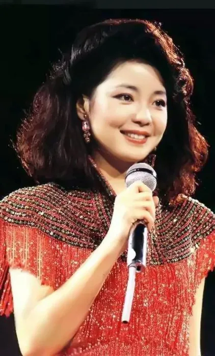 [DVD台湾演唱会][邓丽君 十亿个掌声 LD转制视听版][DVD ISO][5.65G][百度网盘]