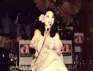 2005 香港邓丽君《青春少女篇 2 爱你一万倍》APE 整轨 251.8M 百度盘资源