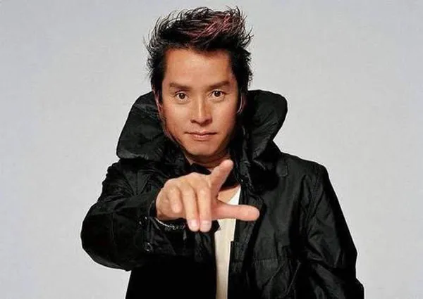 [2005][谭咏麟]《歌者恋歌 浓情30年演唱会》3CD [APE_CUE_整轨_1.17G[百度盘]