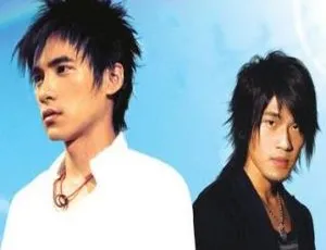 元卫觉醒3张专辑歌曲合集 百度云网盘FLAC+MP3 1.09GB下载-小文资源网