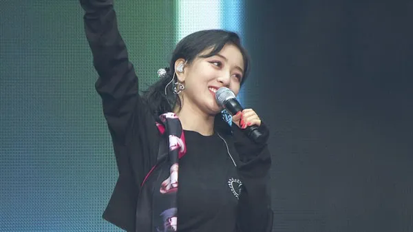 [BD韩国演唱会][TWICE – WORLD TOUR 2019-TWICELIGHTS-IN SEOUL][2BD BDMV 63.9G][百度网盘]