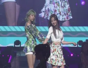 BD 珍藏！TWICE 2019 韩国演唱会 TWICELAND ZONE 2：Fantasy Park 双碟 58.13G 百度网盘速存