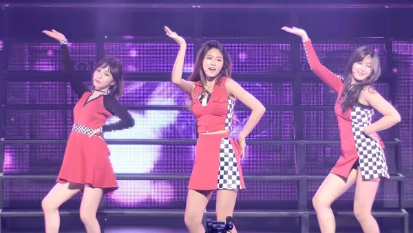 [BD日本演唱会][AOA – Runway (初回限定盤A) 付属BD 2016][BDISO][22.2GB][百度网盘]