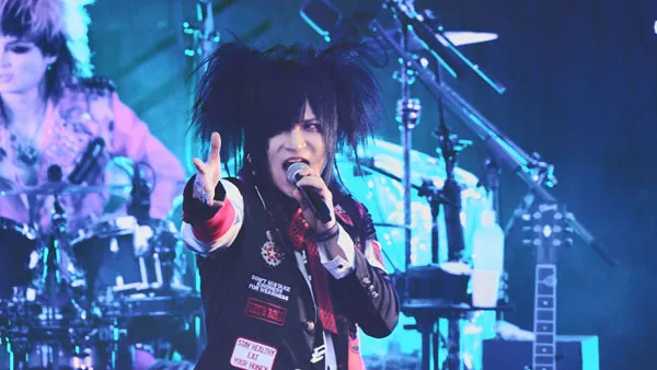 [BD日本演唱会][DEZERT – SPECIAL LIVE 2022 in 日比谷野外大音楽堂 [The Walkers] CD+BD][自购蓝光原盘][BDISO][42.5GB][百度网盘]