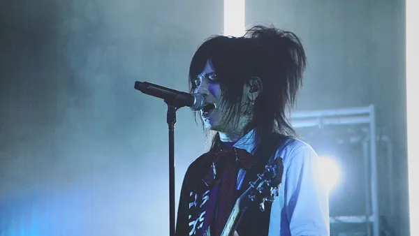[BD日本演唱会][DEZERT – SPECIAL LIVE 2022 in 日比谷野外大音楽堂 [The Walkers] CD+BD][自购蓝光原盘][BDISO][42.5GB][百度网盘]