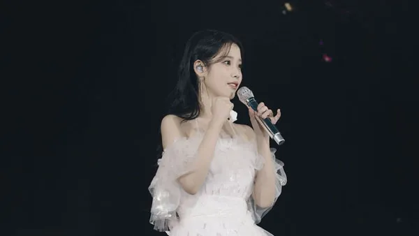 [BD韩国演唱会][李知恩 黄金时刻 首尔蚕室演唱会 아이유 – IU Concert The Golden Hour 2022][BDISO 3BD 78.3G][百度网盘]