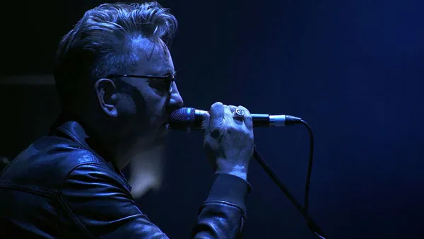 [BD欧美演唱会][理察·霍利 Richard Hawley – Live At Halifax Piece Hall 2022][BDMV][11GB][百度网盘]