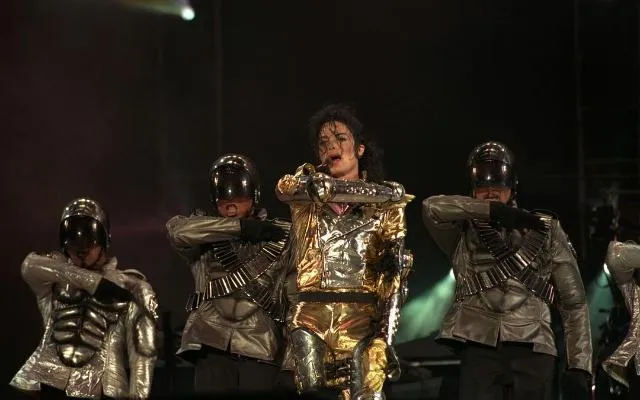 [DVD欧美演唱会][Michael Jackson 迈克尔杰克逊世界巡演之罗马尼亚·布加勒斯特演唱会][DVD ISO 7.53G][百度网盘]