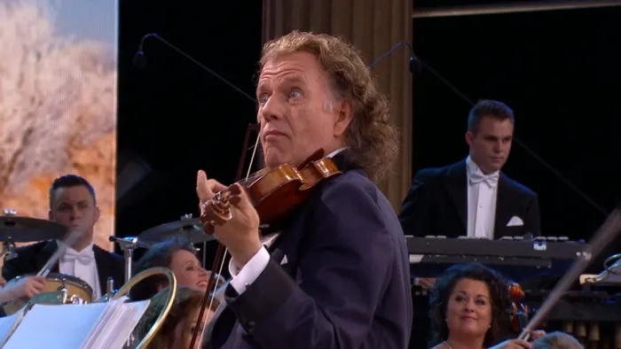 [欧美演唱会][安德列.里欧 André Rieu and His Johann Strauss Orchestra：Falling in Love – Live in Maastricht 2016][BDMV][41.2G][百度网盘]