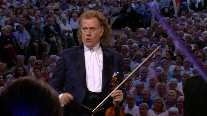 [欧美演唱会][安德列.里欧 André Rieu and His Johann Strauss Orchestra：Falling in Love – Live in Maastricht 2016][BDMV][41.2G][百度网盘]