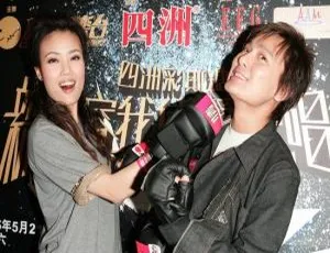 2005 张信哲容祖儿香港新城容我信爱一唱倾情音乐会 DVD 7.68G 百度网盘资源