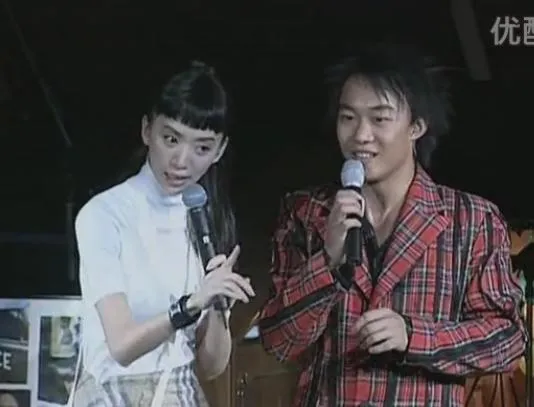[DVD香港演唱会][陈奕迅 99大个唱 演唱会 Big Live Karaoke][DVD ISO][4.04G][百度网盘]