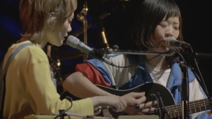 [BD日本演唱会][SHISHAMO – Ashita Metro de Surechigau no wa, Maho no Yona Koi 2017][BDISO][43.9G][百度网盘]