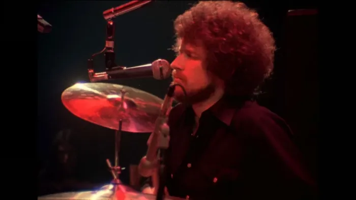 [BD欧美演唱会][老鹰乐队1977年加州旅馆巡演休斯敦站现场 Eagles Live at the Capital Centre March 1977][BDMV 12.7G][百度网盘]