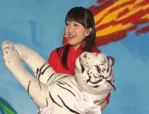 BD日本演唱会：Momoclo 2013萌娃祭之守护动物乐园大作战！桃色动物Z 43G资源 百度网盘-小文资源网
