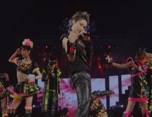 BD 版 2011 年 AAA 日本演唱会：AAA BUZZ COMMUNICATION TOUR 2011 DELUXE EDITION 22.1G 百度网盘资源-小文资源网