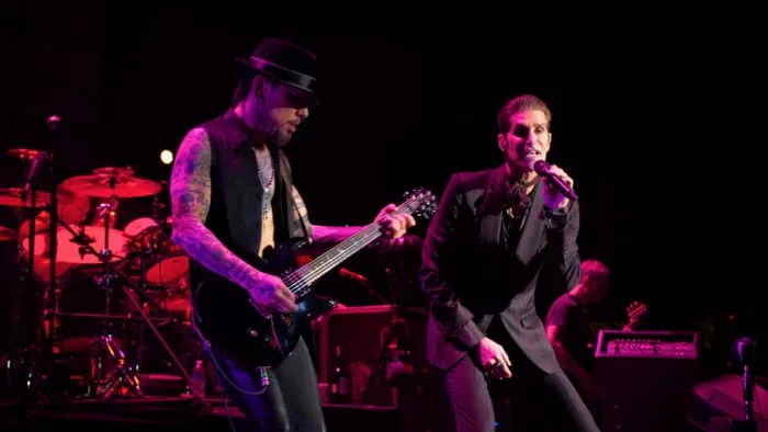 [BD欧美演唱会][Jane- s Addiction – Ritual de lo Habitual – Alive at Twenty-Five 2017][BDMV][18.5G][百度网盘]