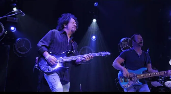[BD欧美演唱会]托托合唱团 烈日之旅 40周年世界巡回演唱会. Toto 40 Tours Around the Sun 2019[BDMV][41.4G][百度网盘]