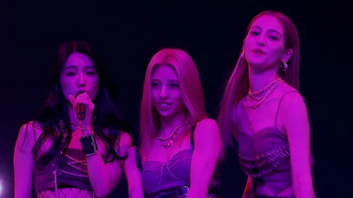[DB日本演唱会][E-girls – LIVExONLINE BEYOND THE BORDER 2021][BDMV 3BD][51.6GB][百度网盘]