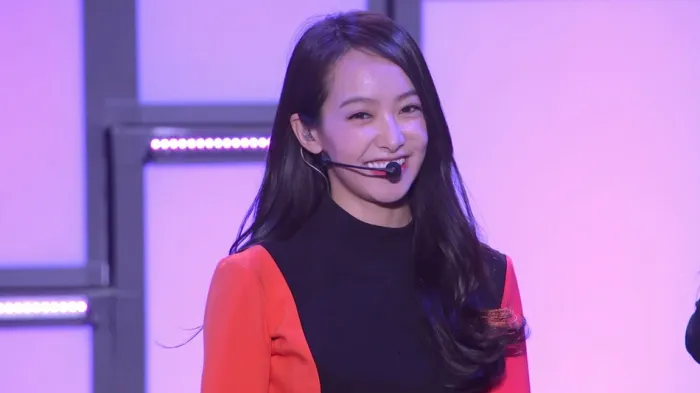[DB日本演唱会][f(x)日本东京演唱会 f(x) the 1st concert DIMENSION 4 – Docking Station in JAPAN 2016][BDMV][37.9G][百度网盘]