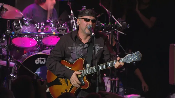 [BD欧美演唱会][Mike + The Mechanics + Paul Carrack – Live At Shepherds Bush London 2004 (2013)][BDMV][33.1G][百度网盘]