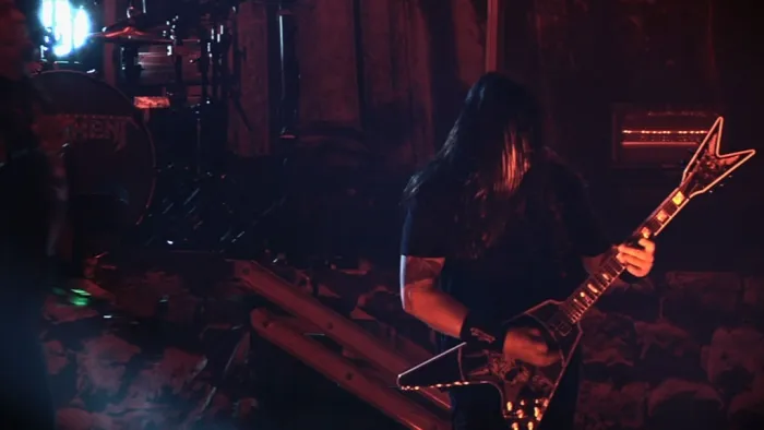 [BD欧美演唱会][Testament – Dark Roots Of Thrash 2013][BDMV][20.6G][百度网盘]