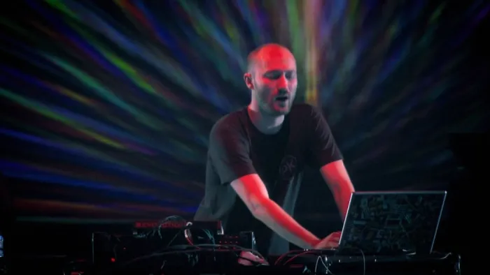 [BD欧美演唱会]保罗·卡尔伯纳 – 2010年现场实录 Paul Kalkbrenner A Live Documentary 2010《BDMV 30.6G》[百度网盘]